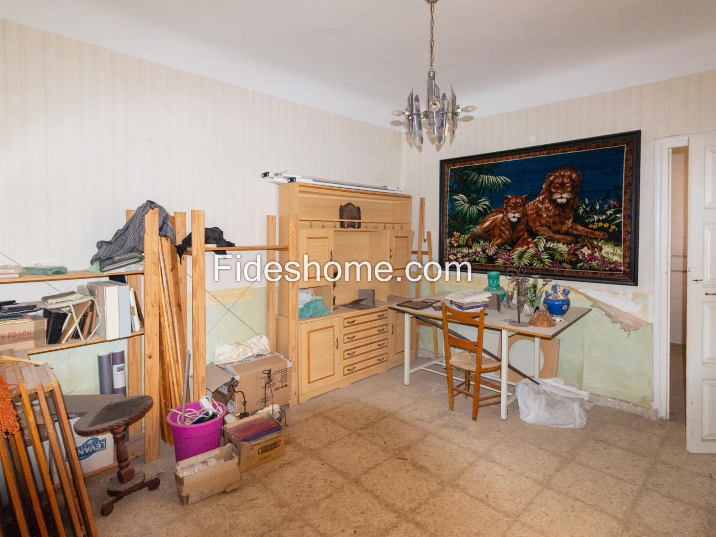 Groot dorpswoning met ruime tuin in Dúrcal. .en Dúrcal