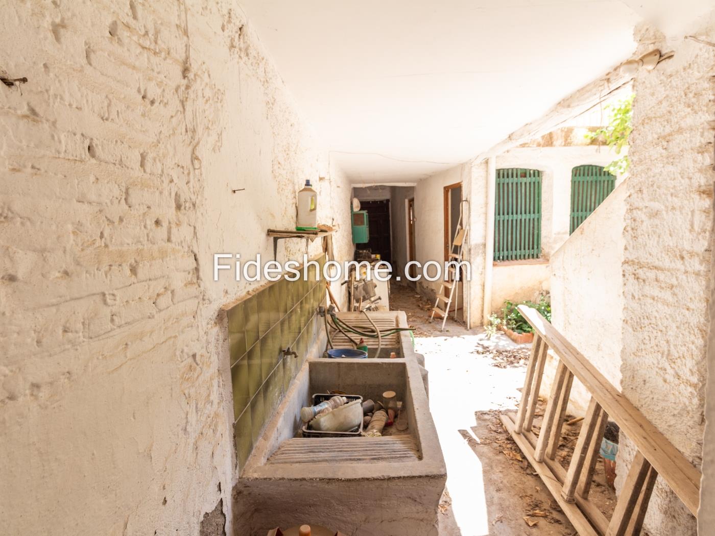 Groot dorpswoning met ruime tuin in Dúrcal. .en Dúrcal