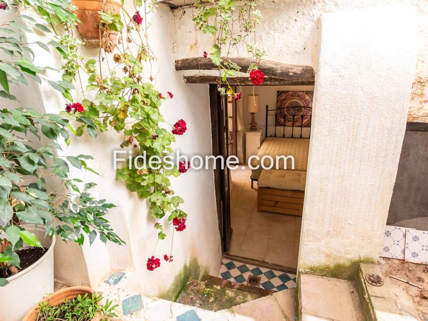 Superbe Maison de Charme avec Terrasse et Vue à Chite. à Chite