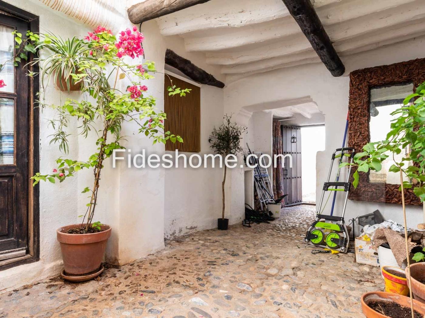 Superbe Maison de Charme avec Terrasse et Vue à Chite. à Chite