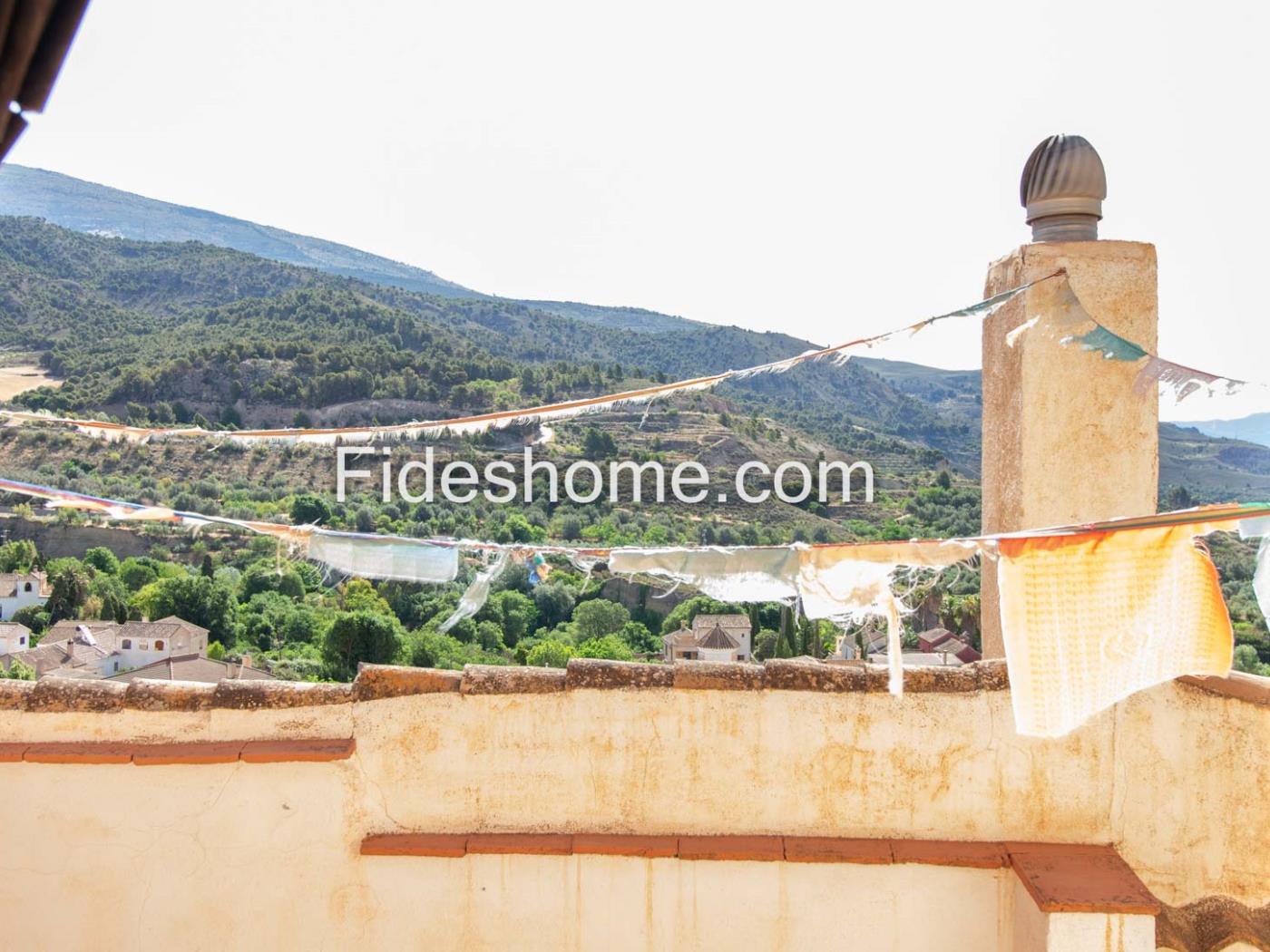 Superbe Maison de Charme avec Terrasse et Vue à Chite. à Chite