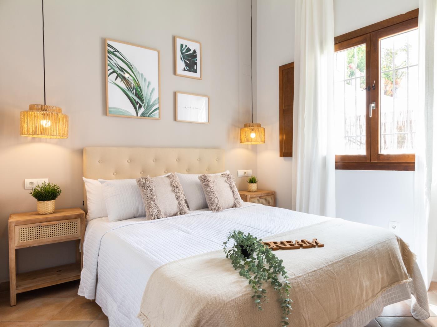 Apto Real Bajo Cartuja. Apartment mit privatem Patio und WLAN in Granada