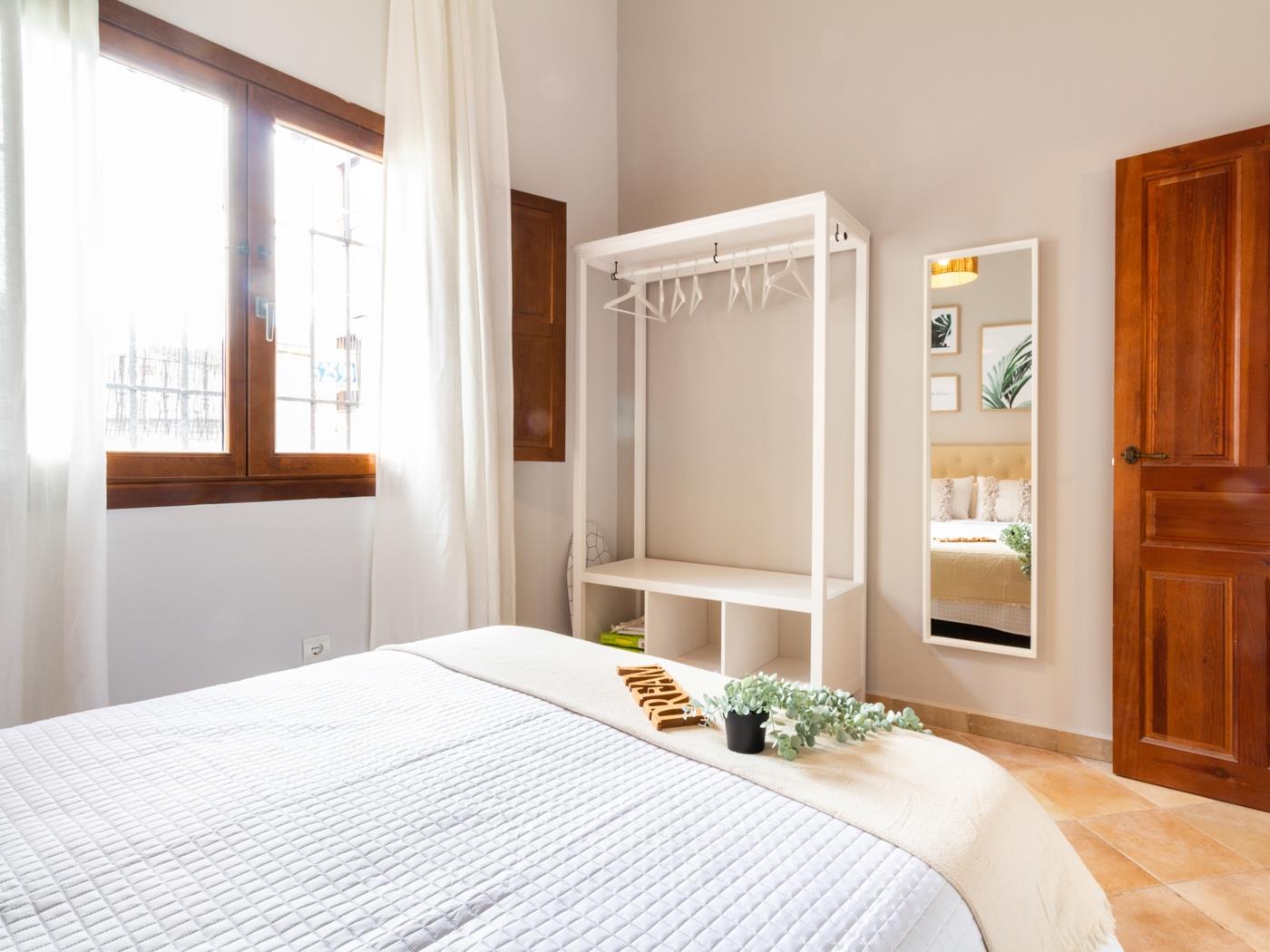 Apto Real Bajo Cartuja. Apartment mit privatem Patio und WLAN in Granada