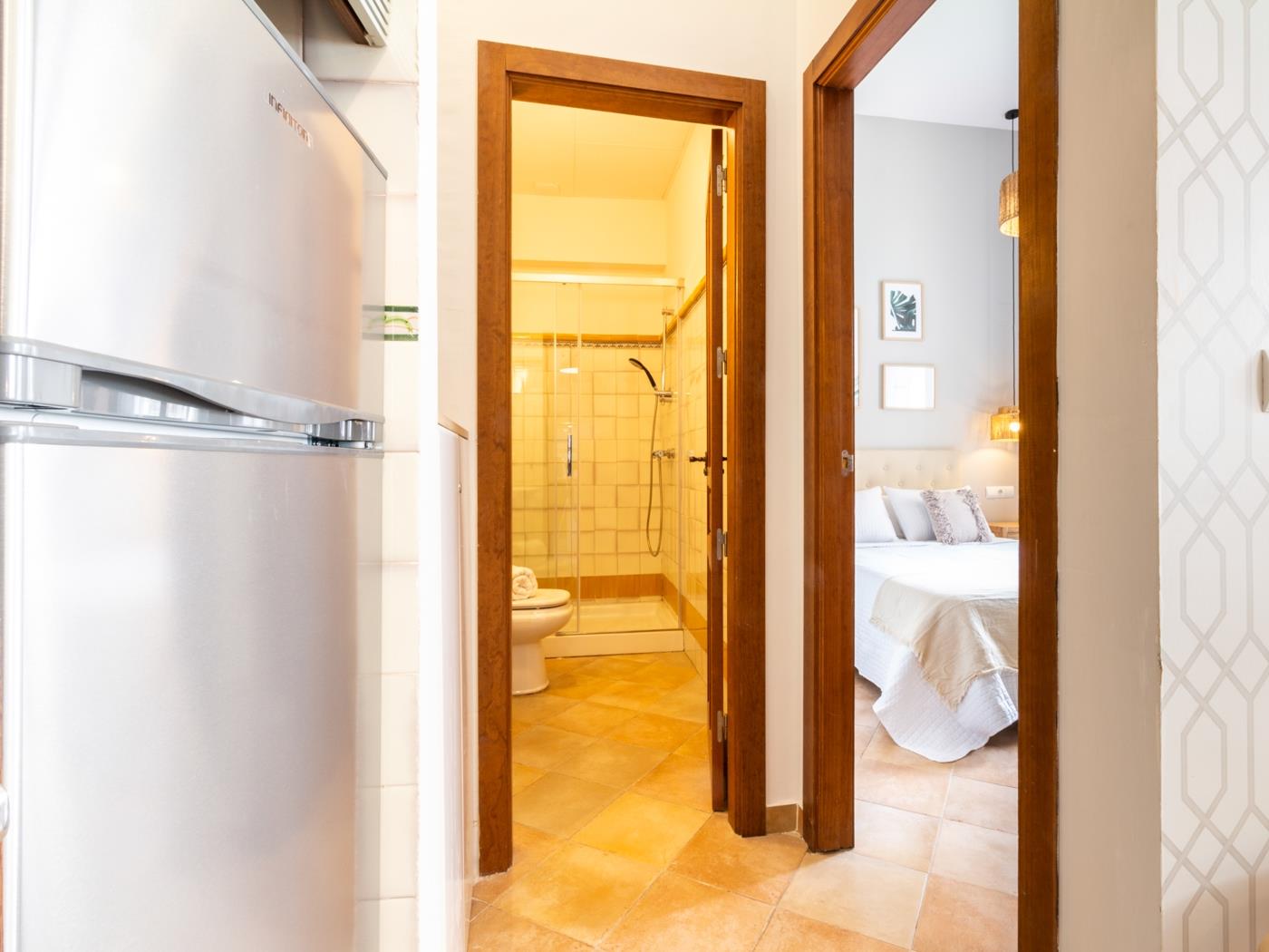 Apto Real Bajo Cartuja. Apartment mit privatem Patio und WLAN in Granada