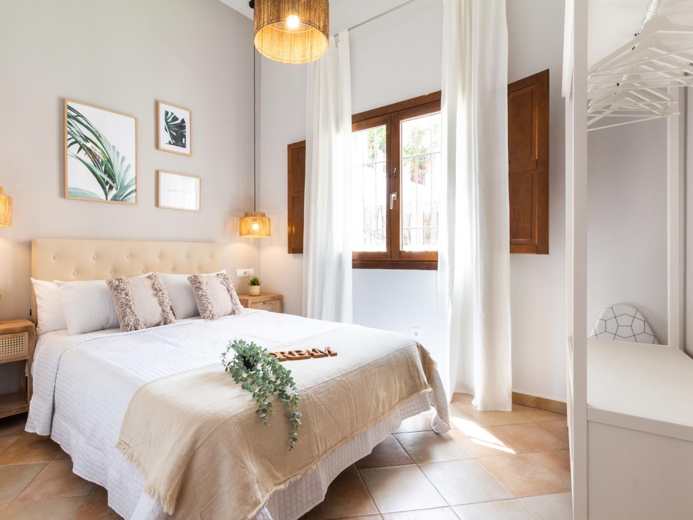 Apto Real Bajo Cartuja. Apartment mit privatem Patio und WLAN in Granada