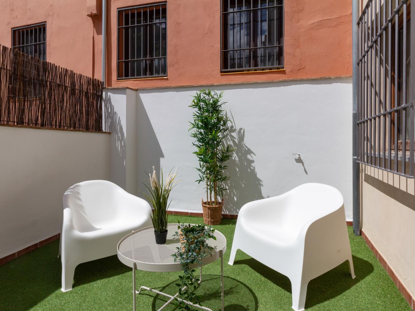 Apto Real Bajo Cartuja. Apartment mit privatem Patio und WLAN in Granada