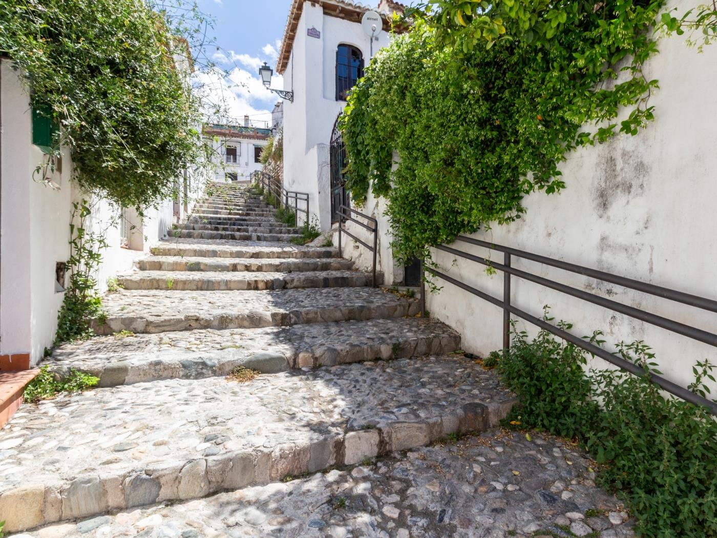 Apto Real Bajo Cartuja. Apartment mit privatem Patio und WLAN in Granada