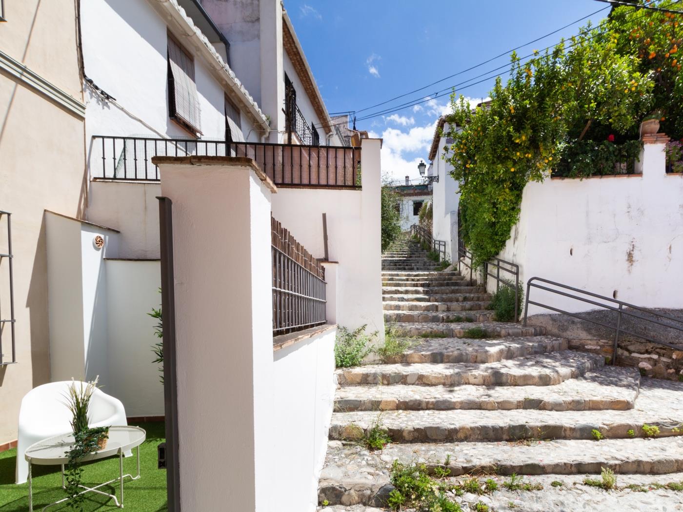 Apto Real Bajo Cartuja. Apartment mit privatem Patio und WLAN in Granada