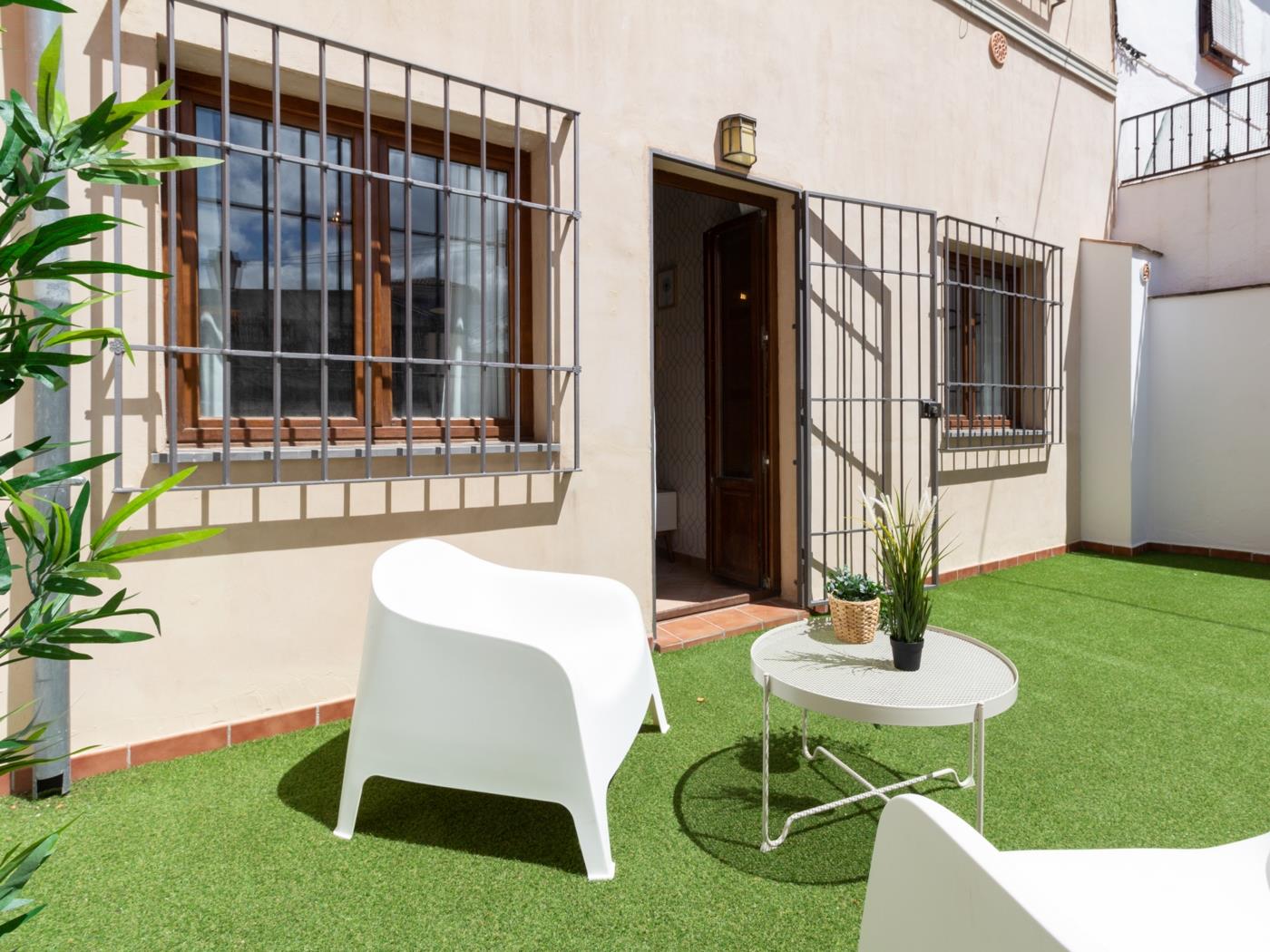 Apto Real Bajo Cartuja. Apartment mit privatem Patio und WLAN in Granada