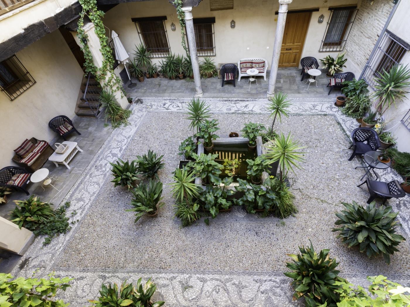 Apto Real Bajo Cartuja. Apartment mit privatem Patio und WLAN in Granada