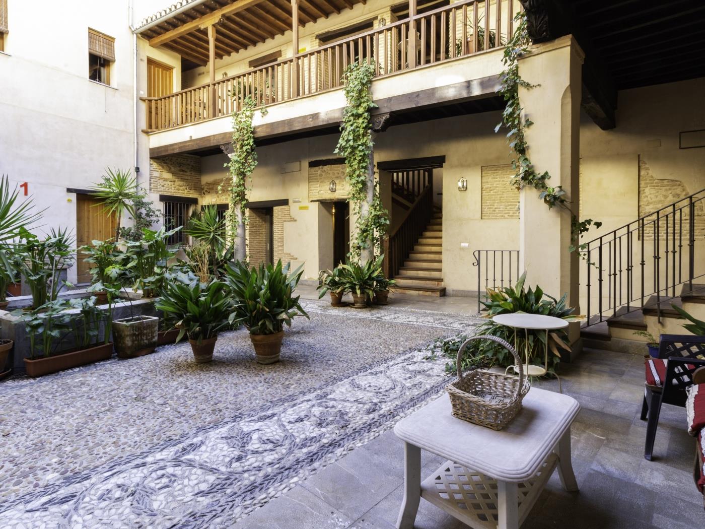 Apto Real Bajo Cartuja. Apartment mit privatem Patio und WLAN in Granada