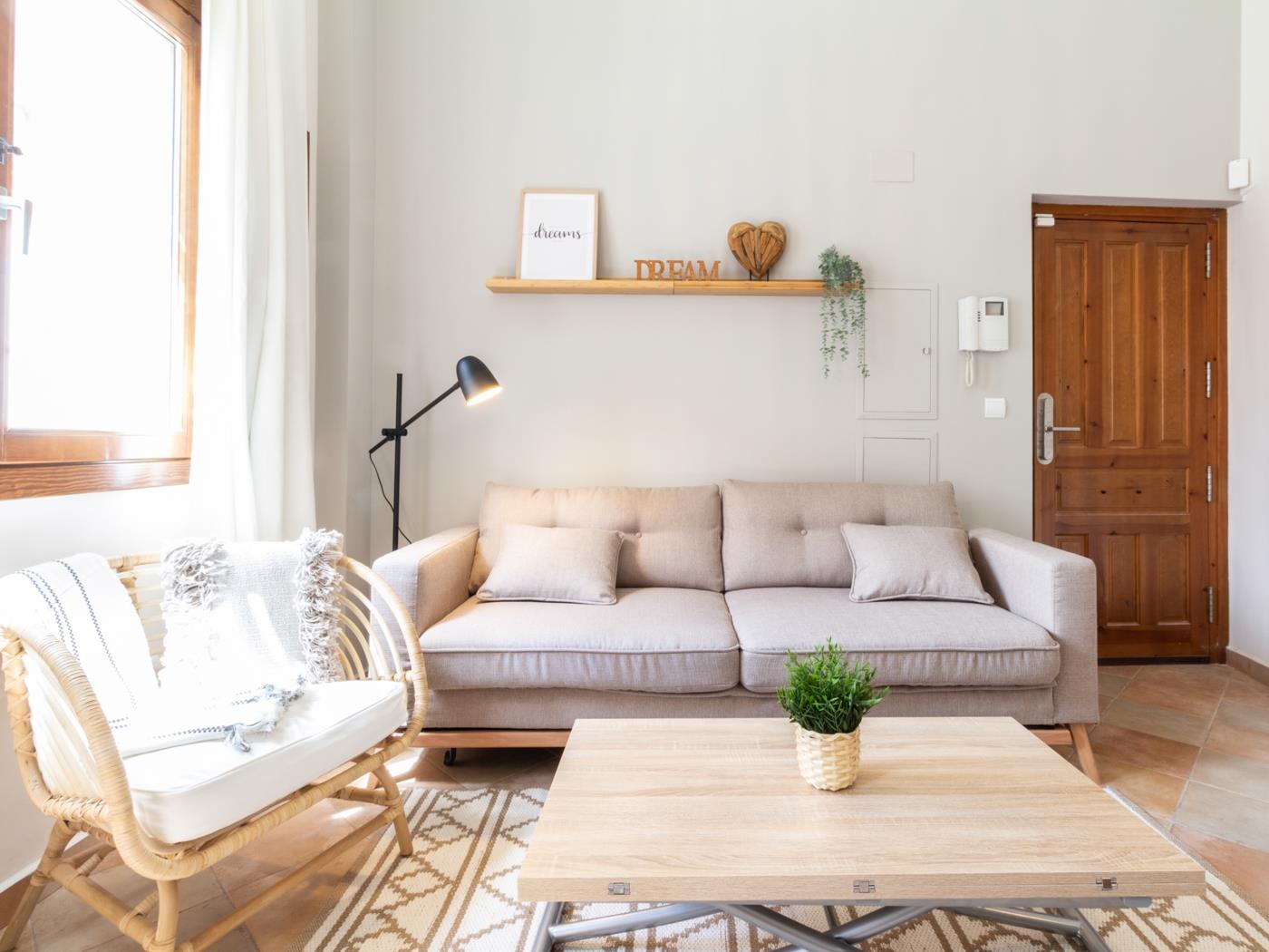 Apto Real Bajo Cartuja. Apartment mit privatem Patio und WLAN in Granada