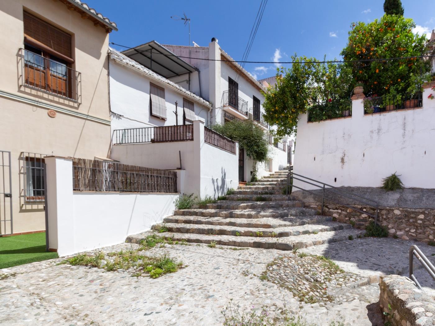 Apto Real Bajo Cartuja. Apartment mit privatem Patio und WLAN in Granada