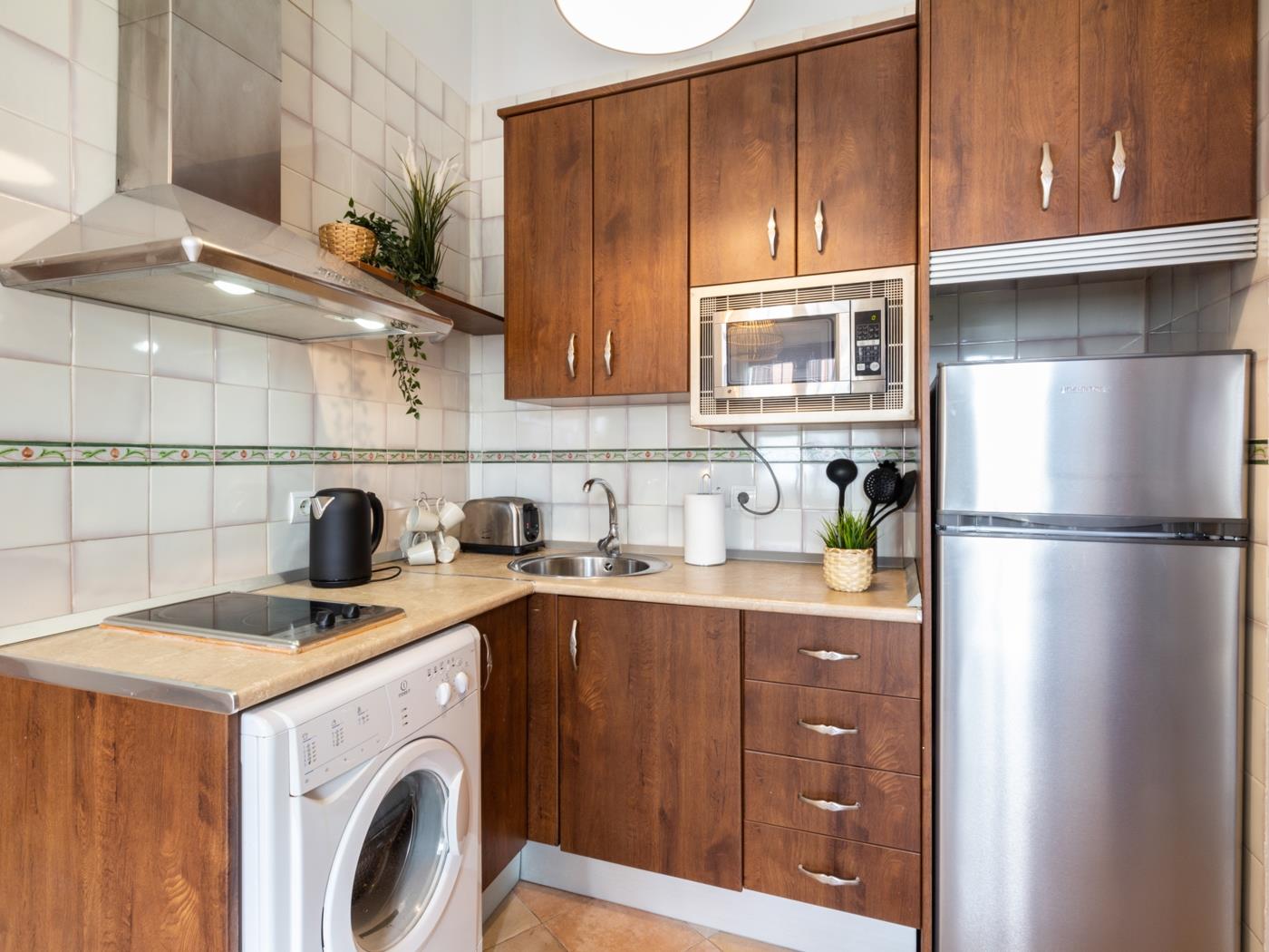 Apto Real Bajo Cartuja. Apartment mit privatem Patio und WLAN in Granada