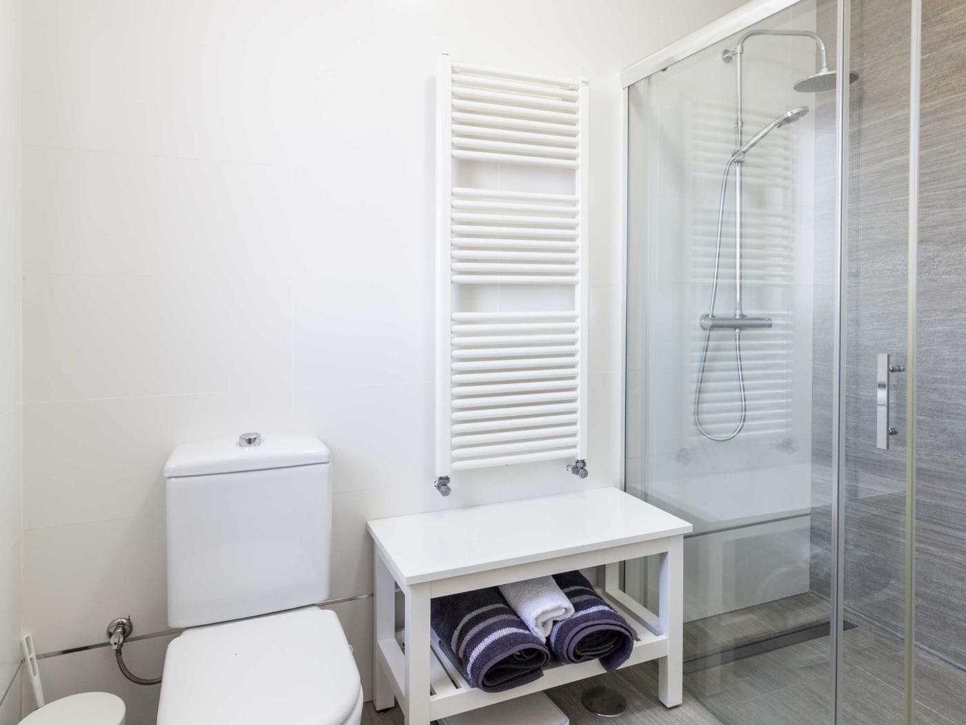 Belle maison avec 5 chambres, piscine, jardins et wifi à Dúrcal