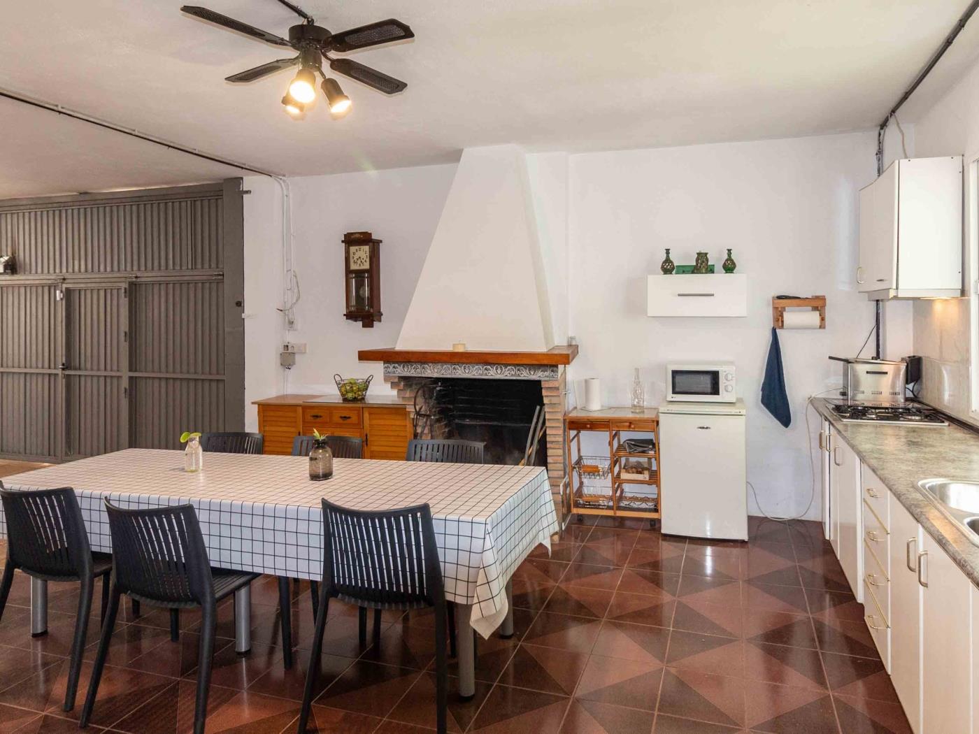 Belle maison avec 5 chambres, piscine, jardins et wifi à Dúrcal