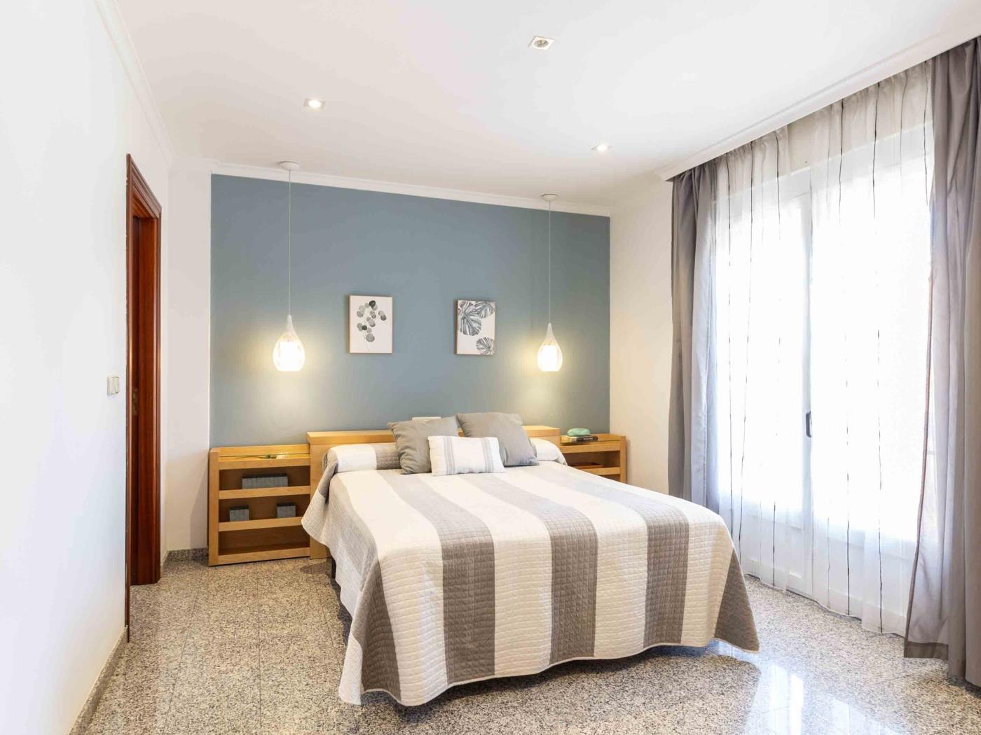 Belle maison avec 5 chambres, piscine, jardins et wifi à Dúrcal