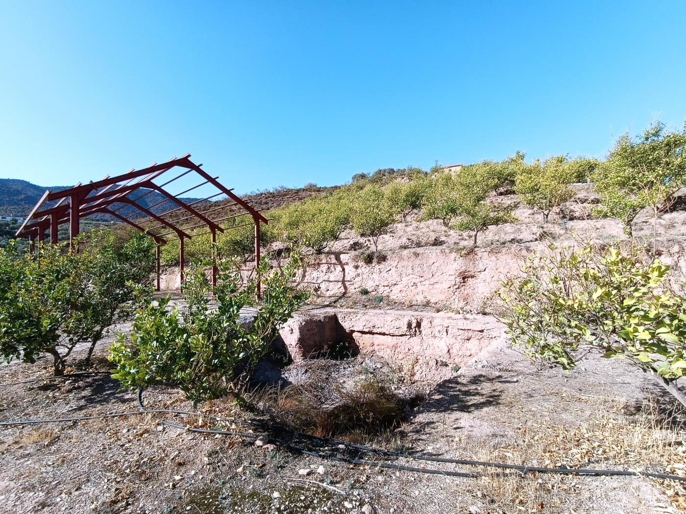 Ländliches Anwesen mit herrlichem Blick und einer 104 m2 Cortijo-Struktur in Restábal