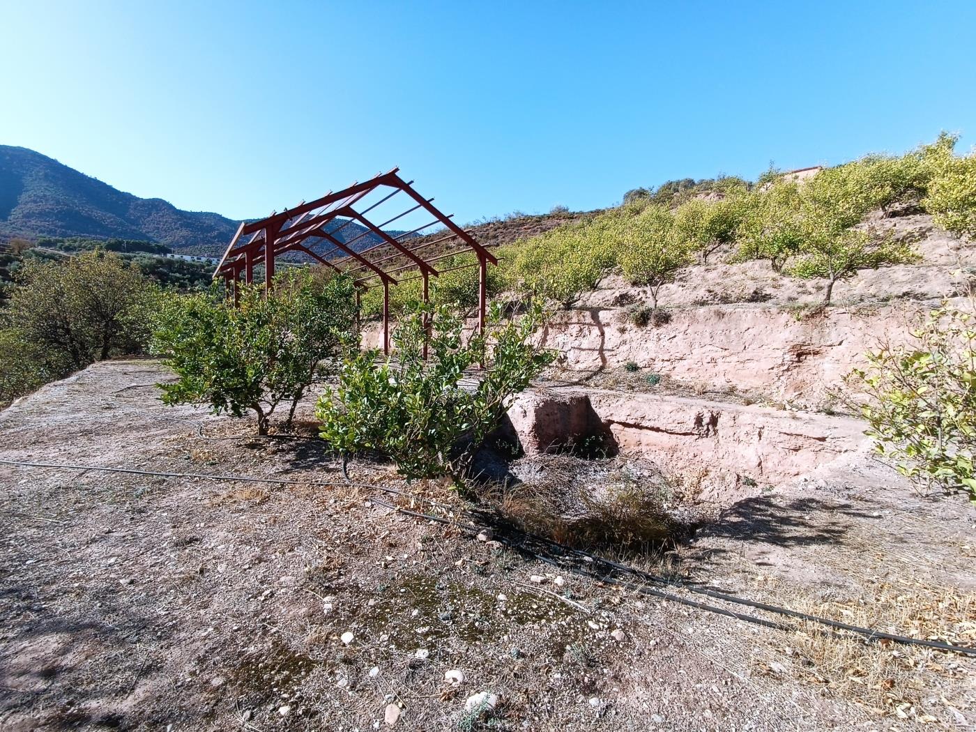 Ländliches Anwesen mit herrlichem Blick und einer 104 m2 Cortijo-Struktur in Restábal