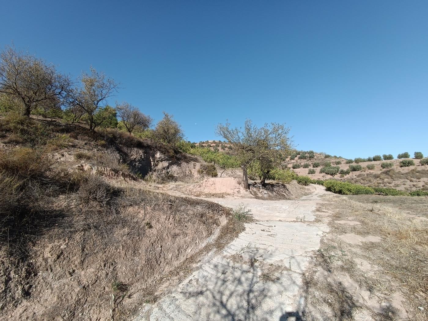 Ländliches Anwesen mit herrlichem Blick und einer 104 m2 Cortijo-Struktur in Restábal