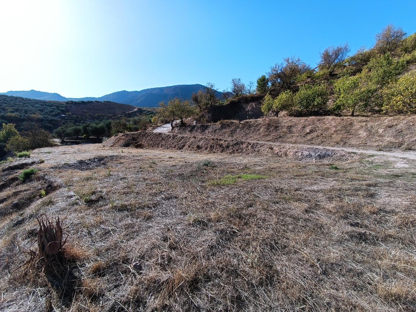Ländliches Anwesen mit herrlichem Blick und einer 104 m2 Cortijo-Struktur in Restábal
