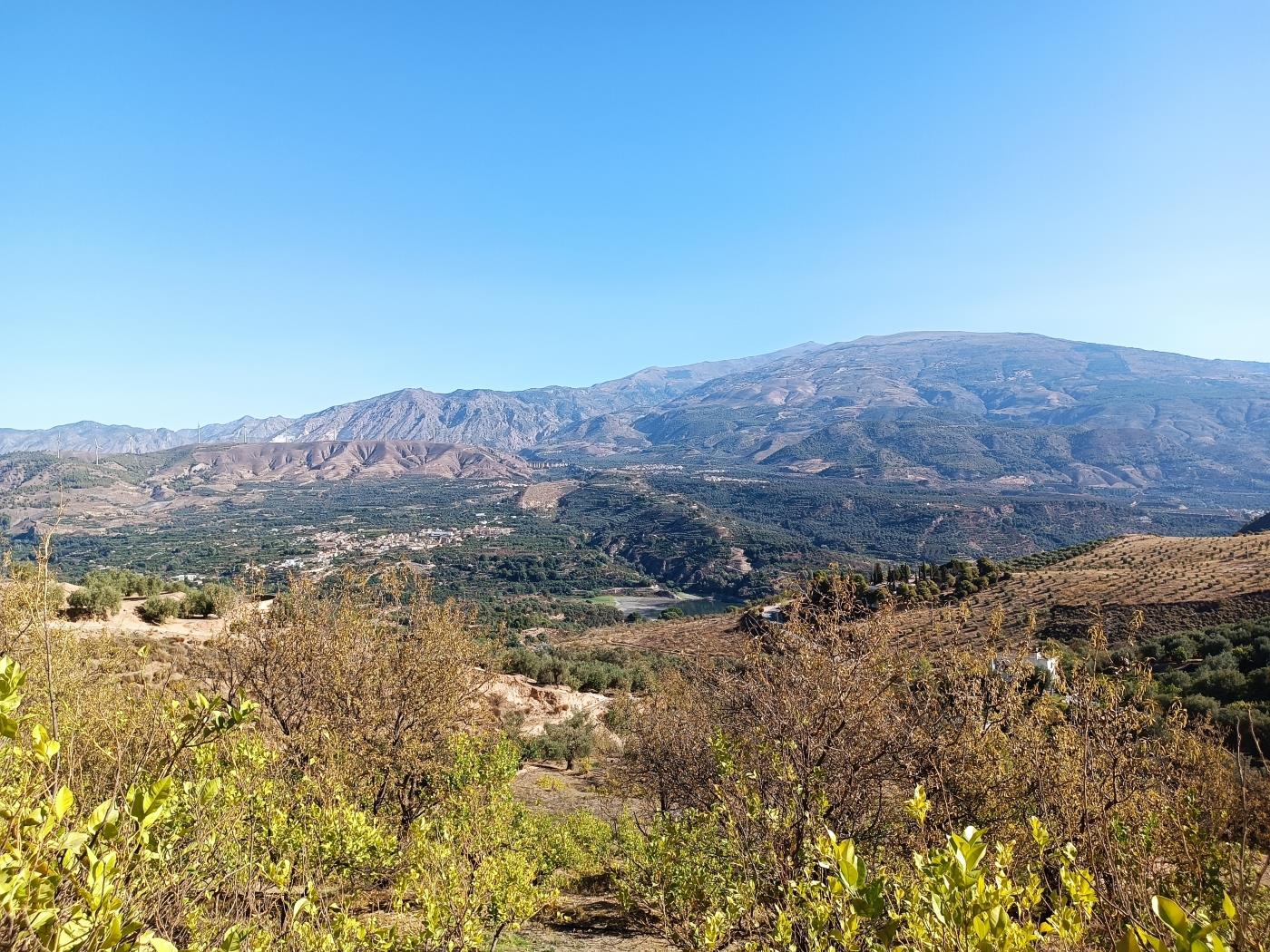 Ländliches Anwesen mit herrlichem Blick und einer 104 m2 Cortijo-Struktur in Restábal