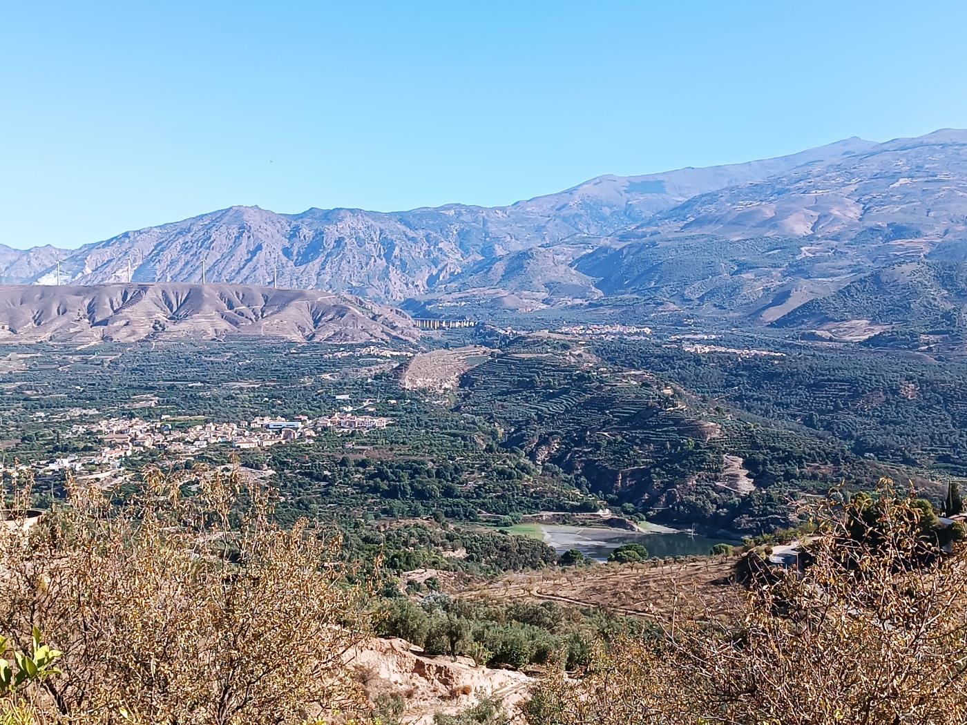 Ländliches Anwesen mit herrlichem Blick und einer 104 m2 Cortijo-Struktur in Restábal