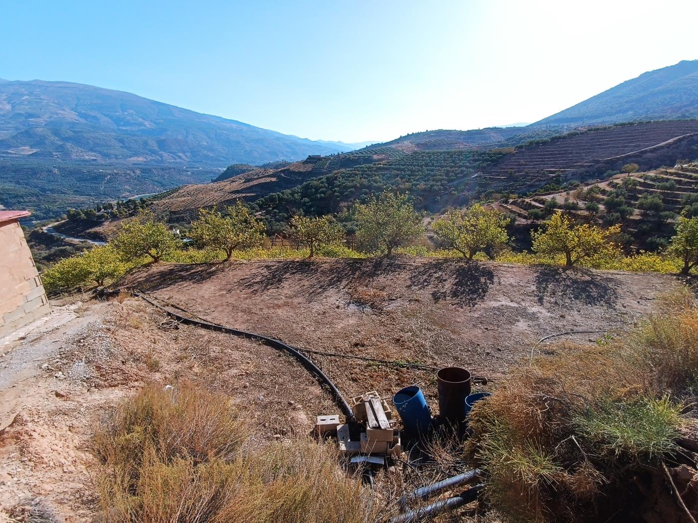 Ländliches Anwesen mit herrlichem Blick und einer 104 m2 Cortijo-Struktur in Restábal