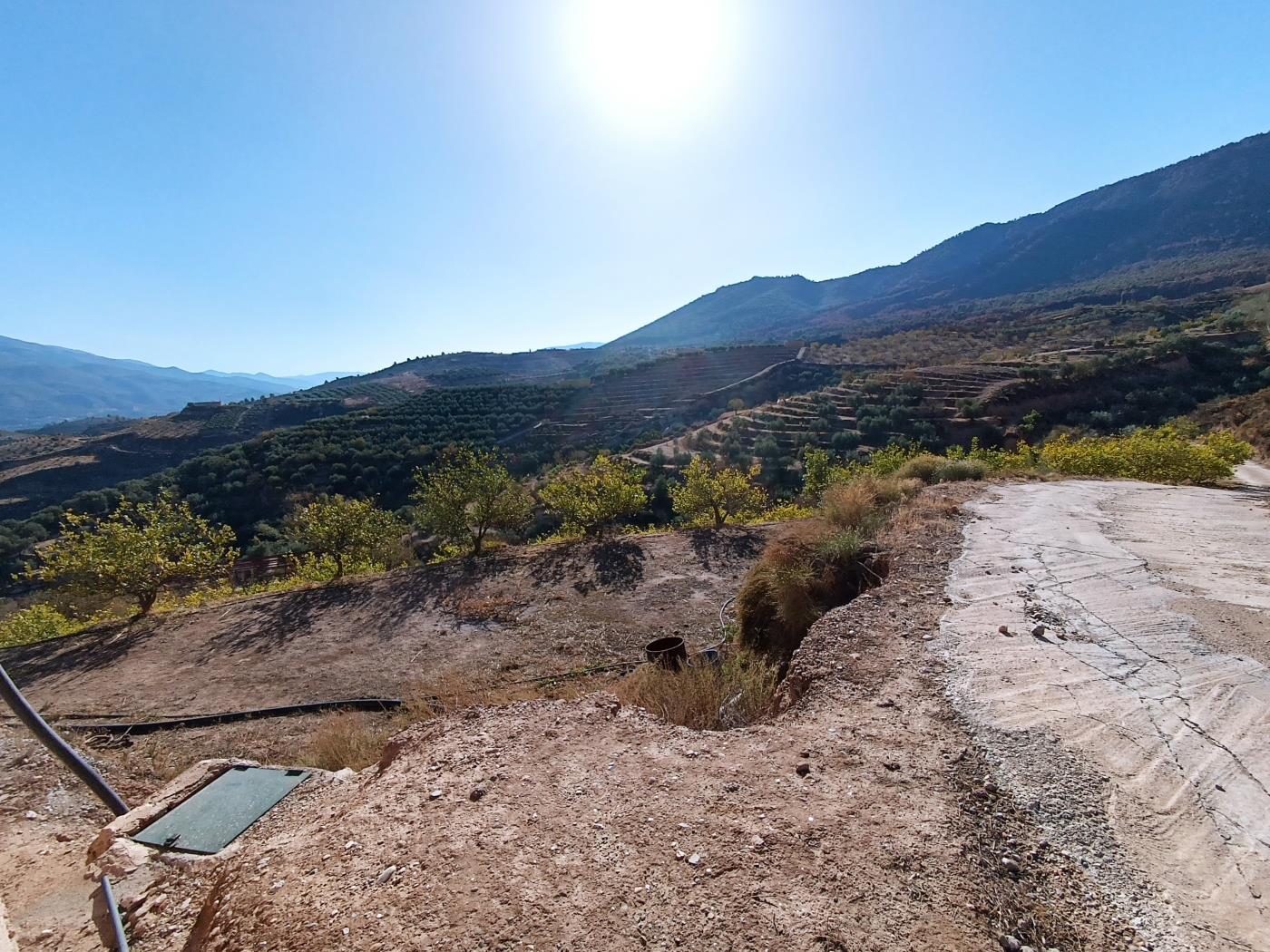 Ländliches Anwesen mit herrlichem Blick und einer 104 m2 Cortijo-Struktur in Restábal