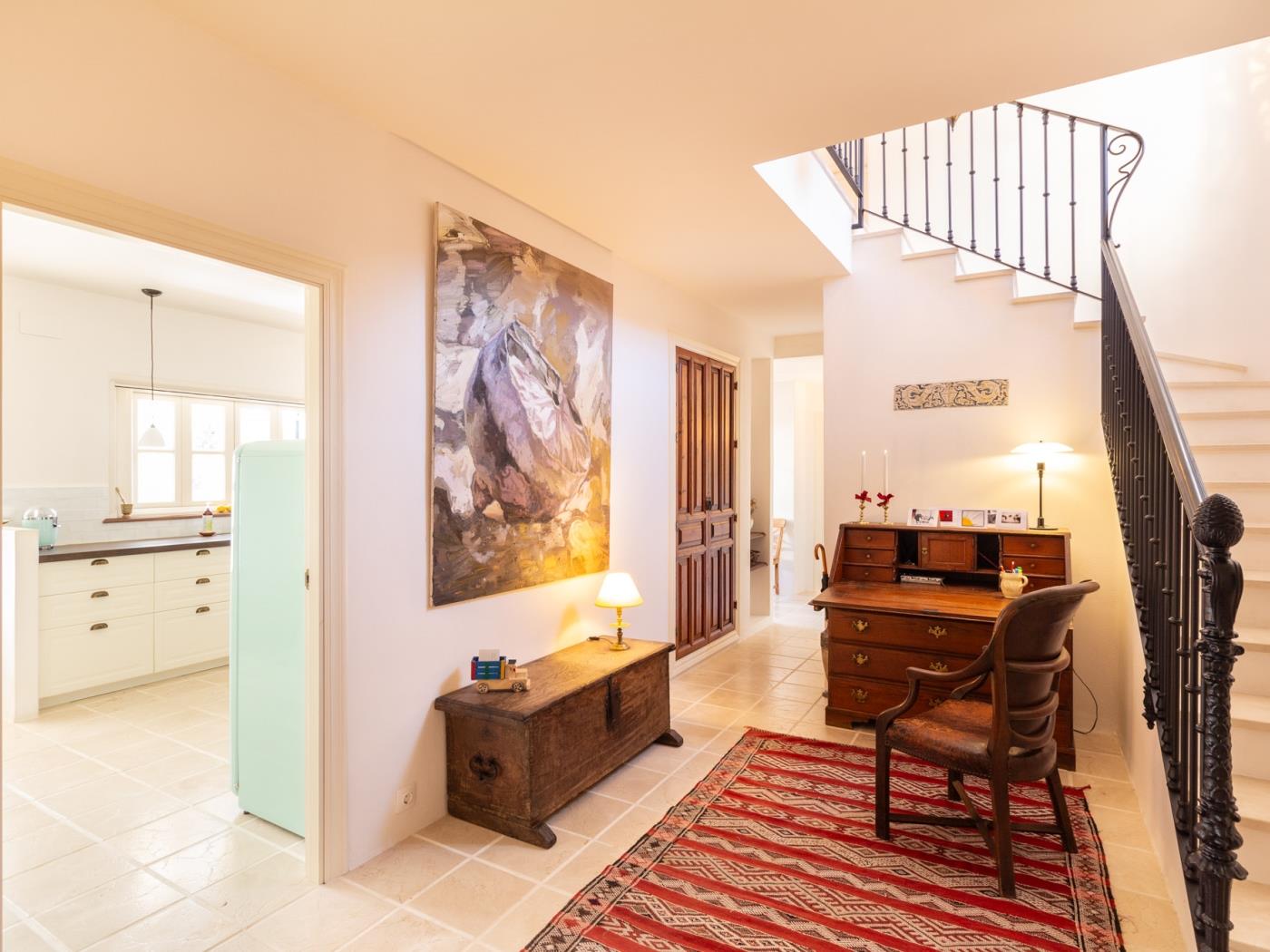 Luxurious house with pool, views, and parking. in Albuñuelas