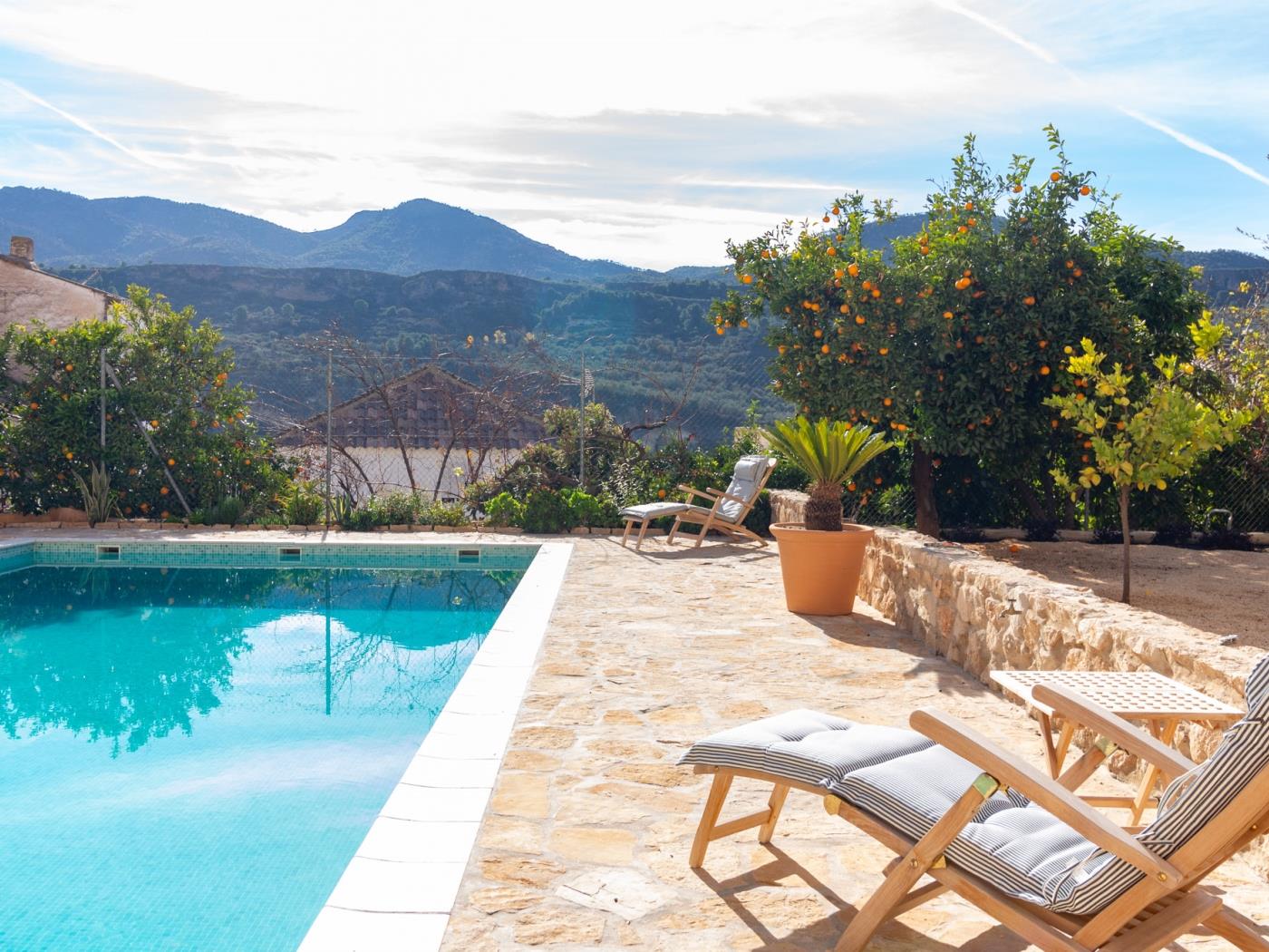 Luxurious house with pool, views, and parking. in Albuñuelas