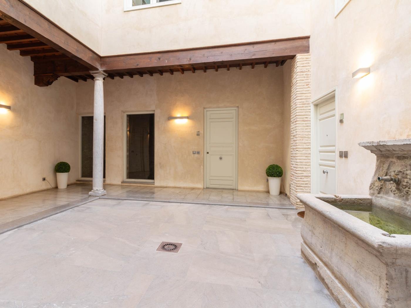 Stilvolle Wohnung im Herzen von Granada in Granada