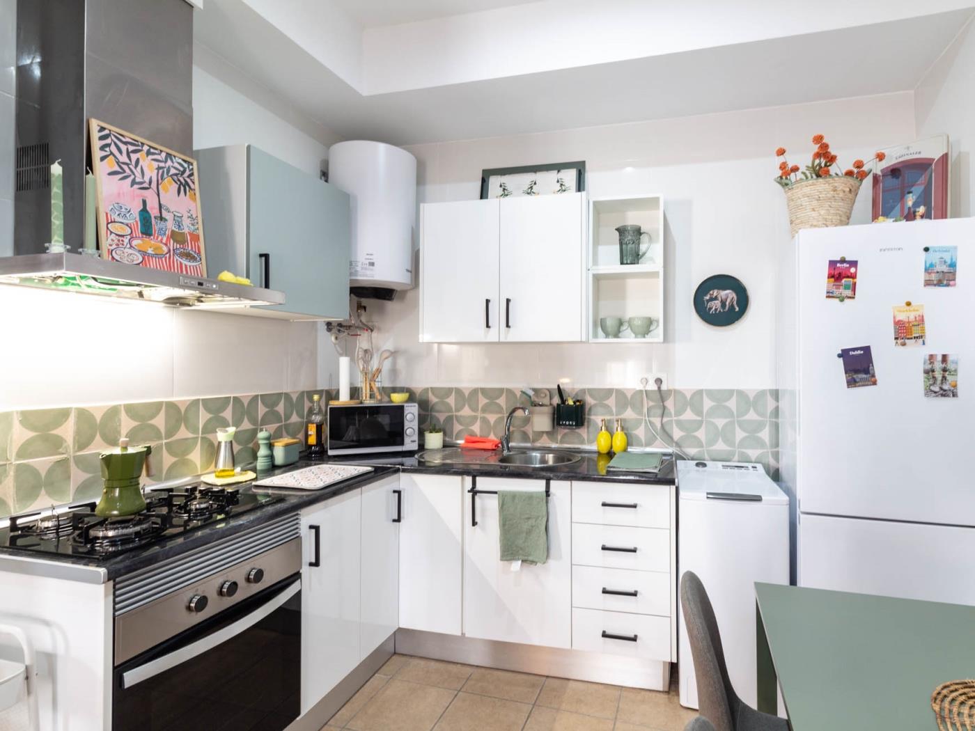 Village house with two bedrooms and a bathroom in Béznar