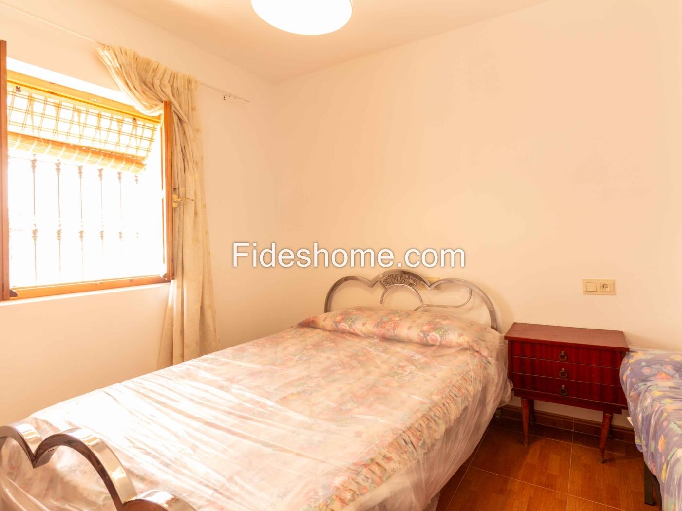 Casa de pueblo con 4 dormitorios, chimenea y trastero en Saleres