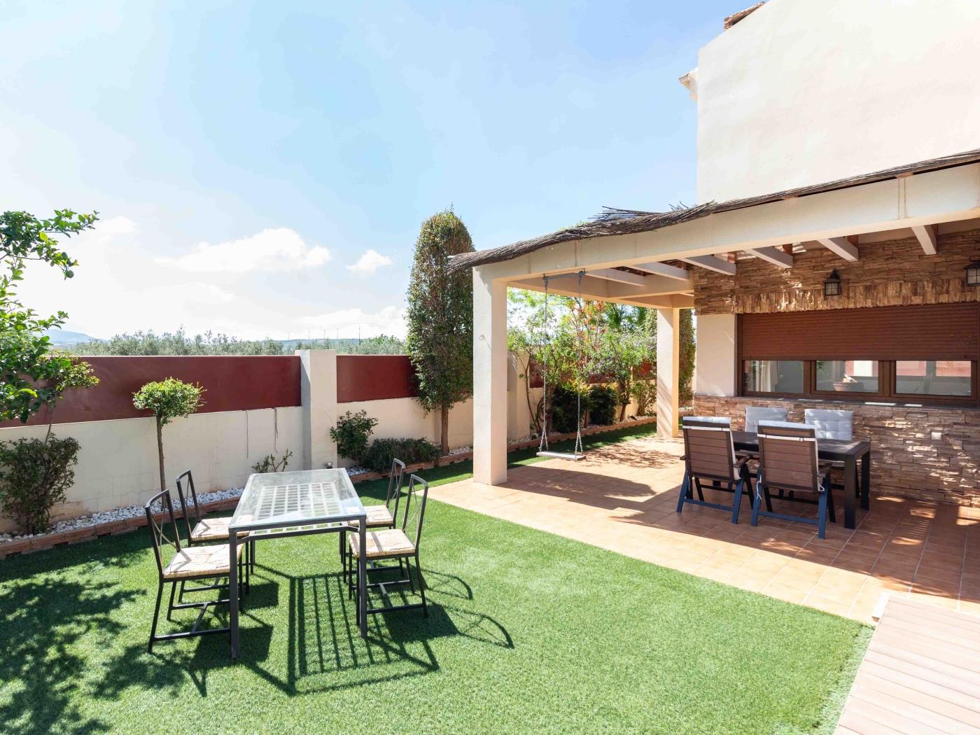 House with pool, garden, AC and BBQ in Dúrcal