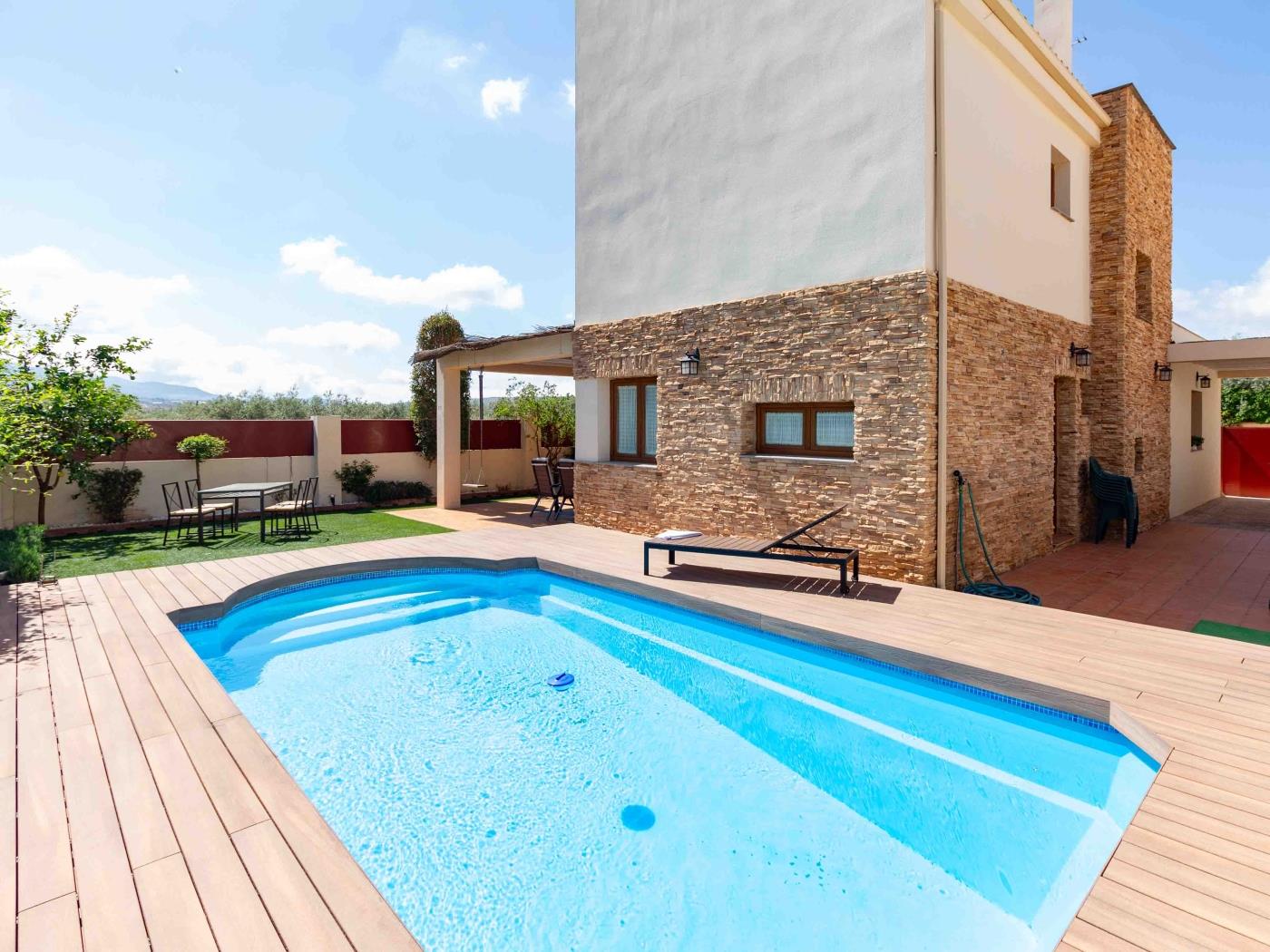 House with pool, garden, AC and BBQ in Dúrcal