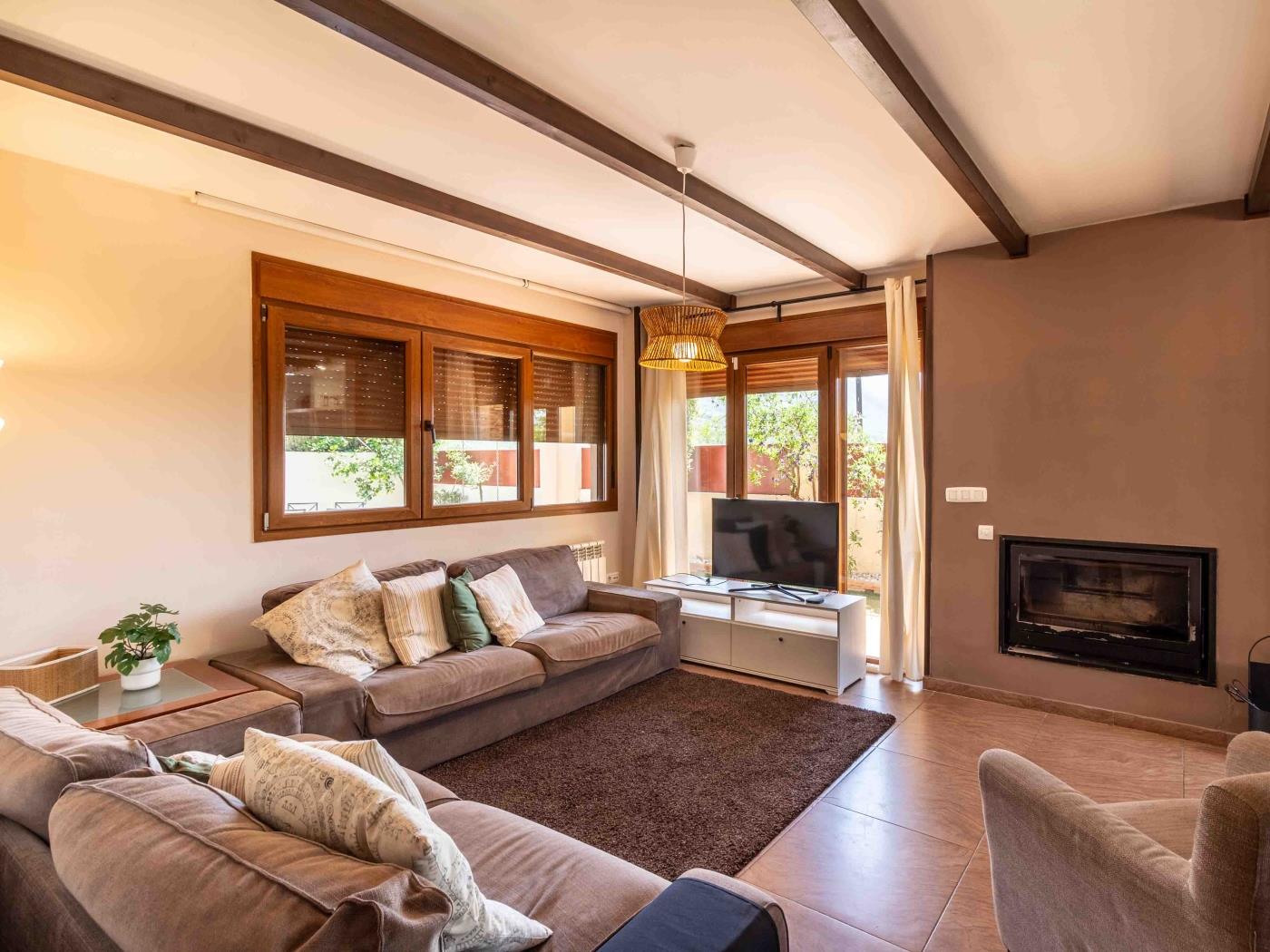 House with pool, garden, AC and BBQ in Dúrcal