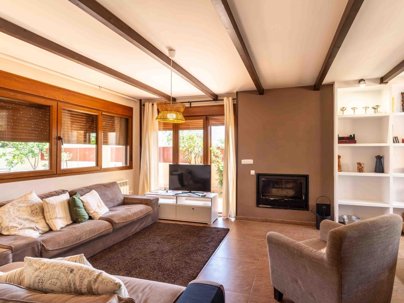 House with pool, garden, AC and BBQ in Dúrcal