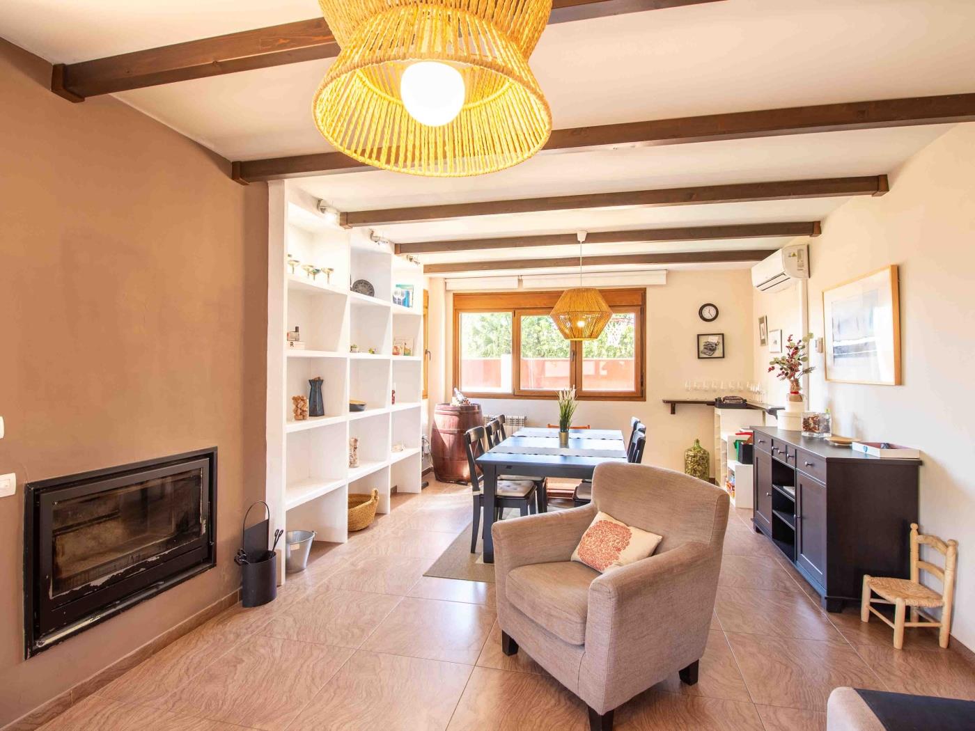 House with pool, garden, AC and BBQ in Dúrcal