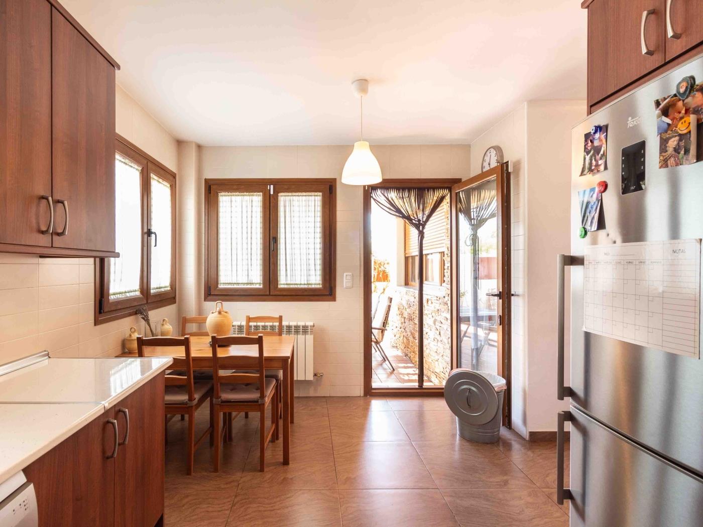 House with pool, garden, AC and BBQ in Dúrcal