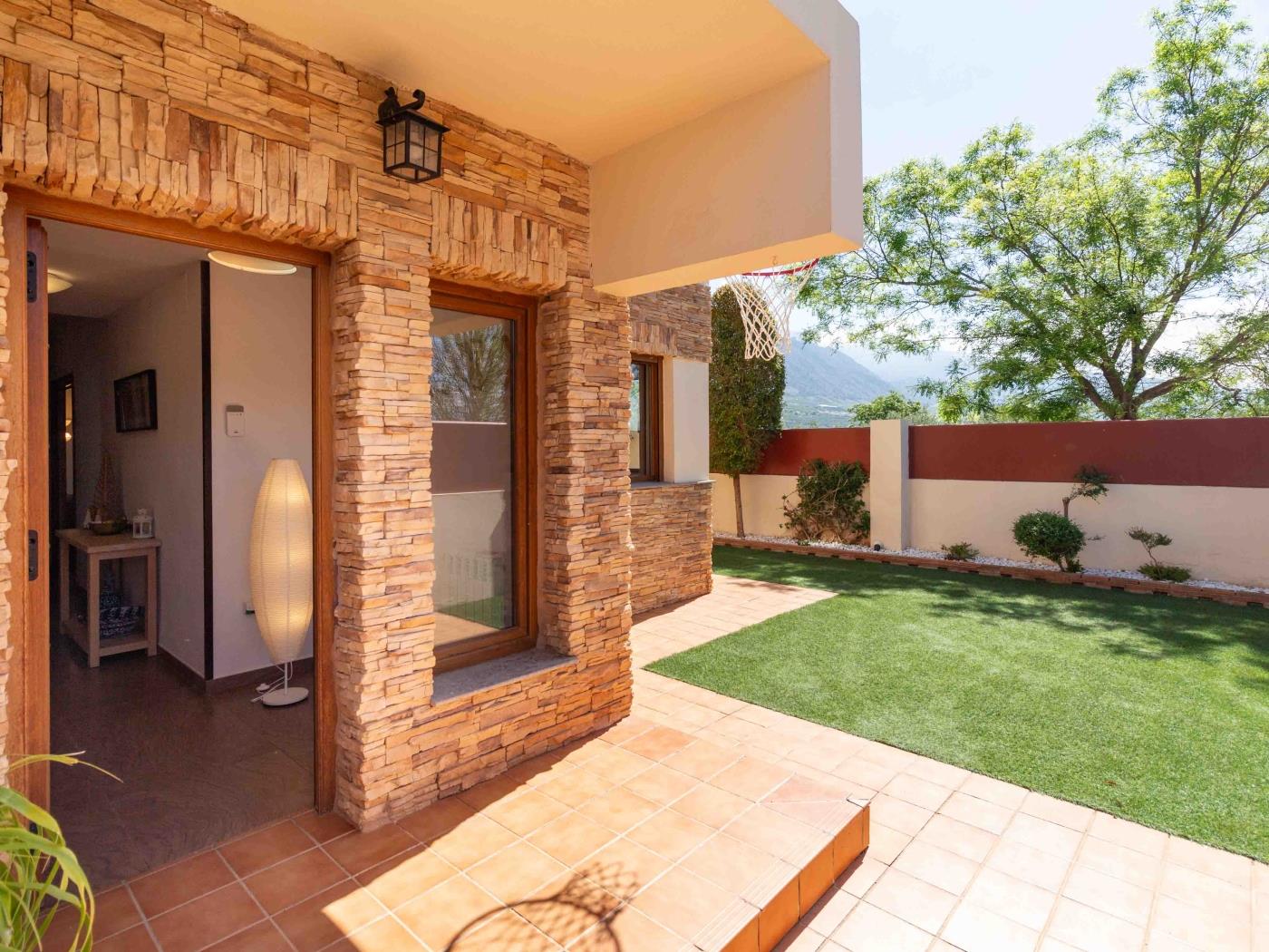 House with pool, garden, AC and BBQ in Dúrcal
