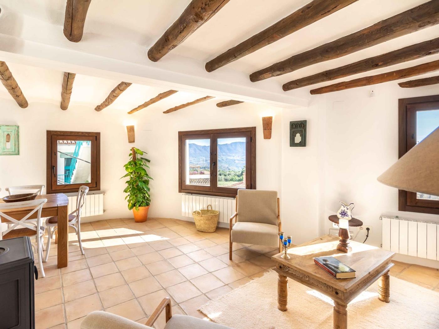 Magnificent rustic house with pool, garden, and views in Acequias
