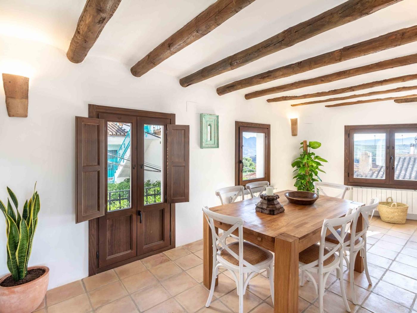 Magnificent rustic house with pool, garden, and views in Acequias