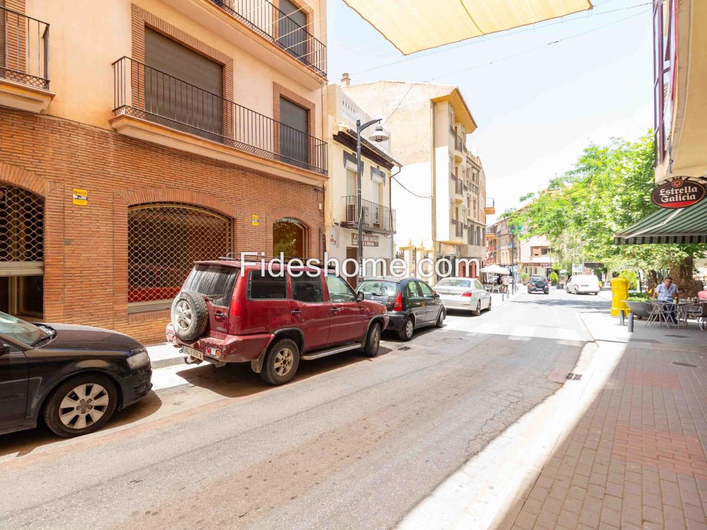 Magnificent venue in the main square of Dúrcal in Dúrcal