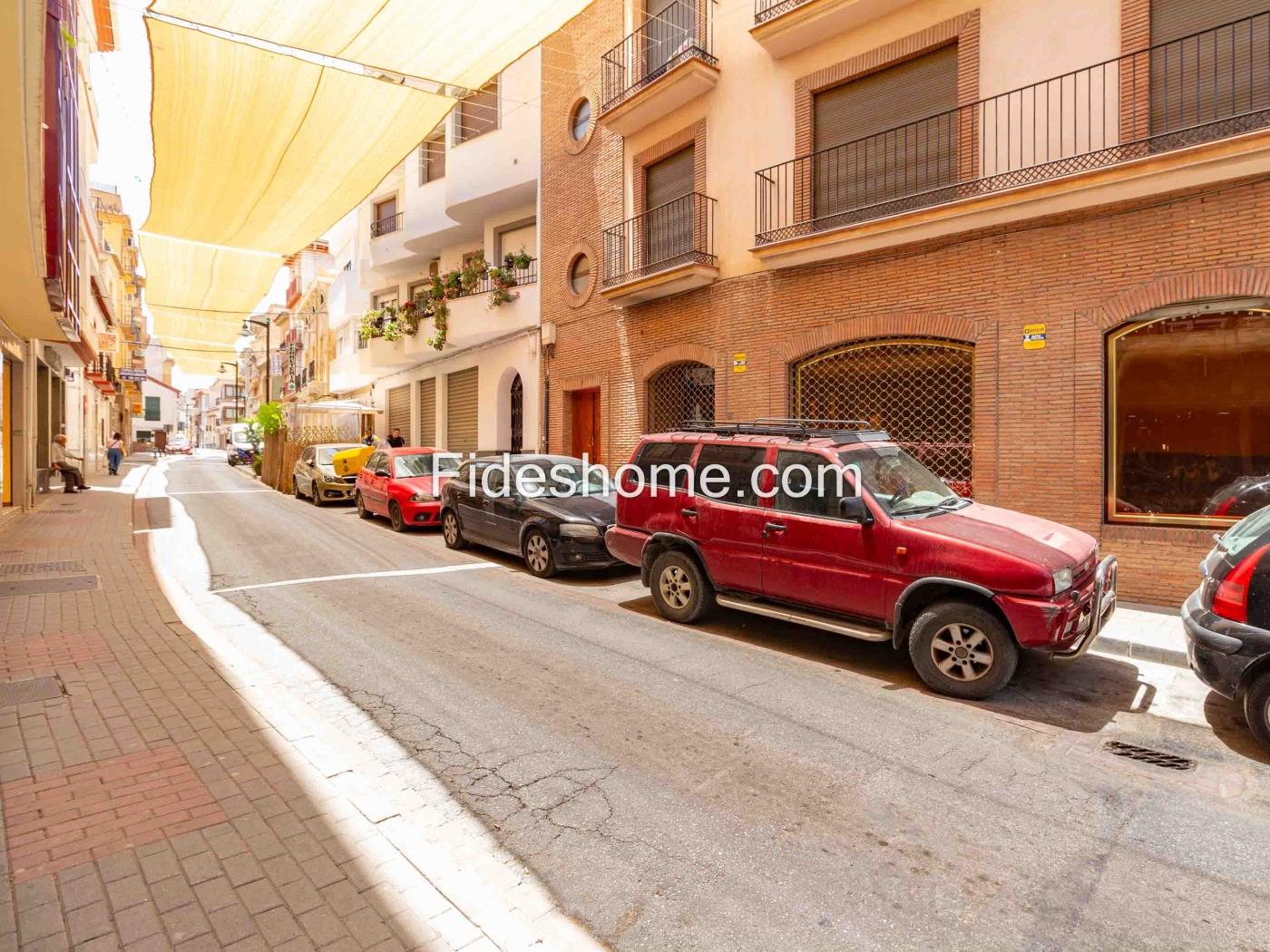 Magnificent venue in the main square of Dúrcal in Dúrcal