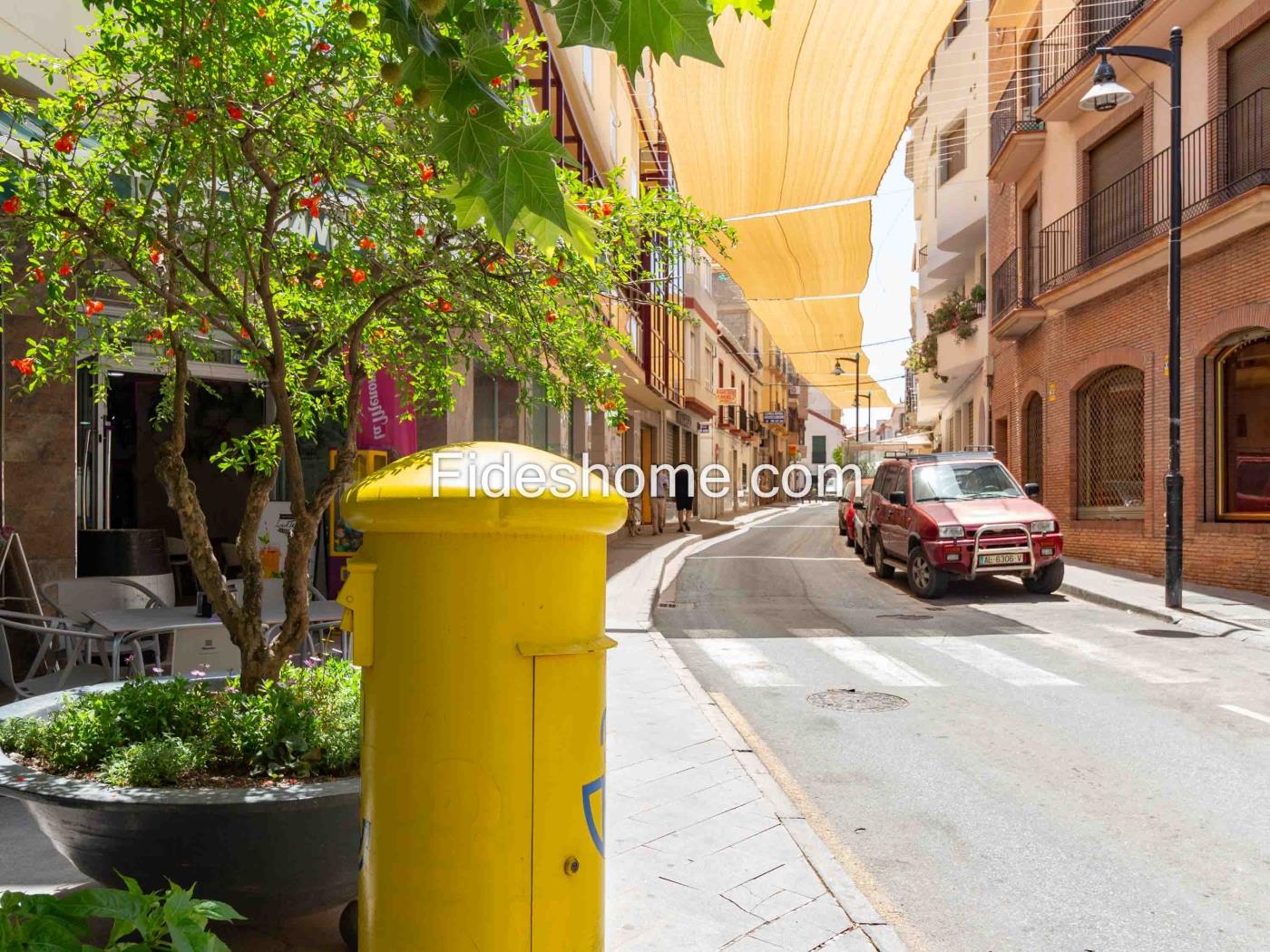 Magnificent venue in the main square of Dúrcal in Dúrcal