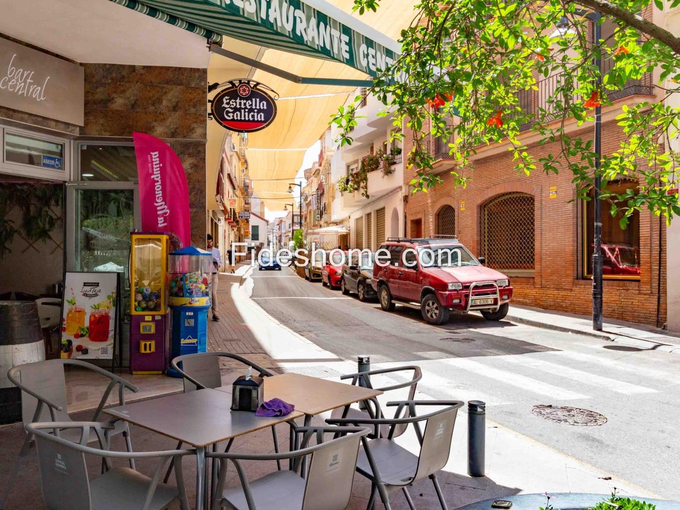Magnificent venue in the main square of Dúrcal in Dúrcal