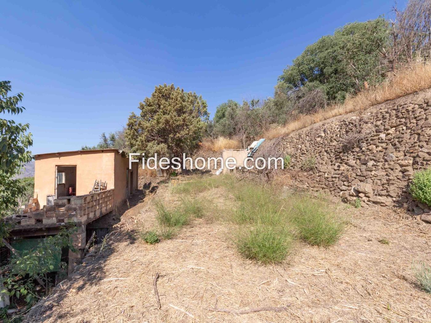 Cortijo mit bewässertem Land und Aussicht in Lanjarón