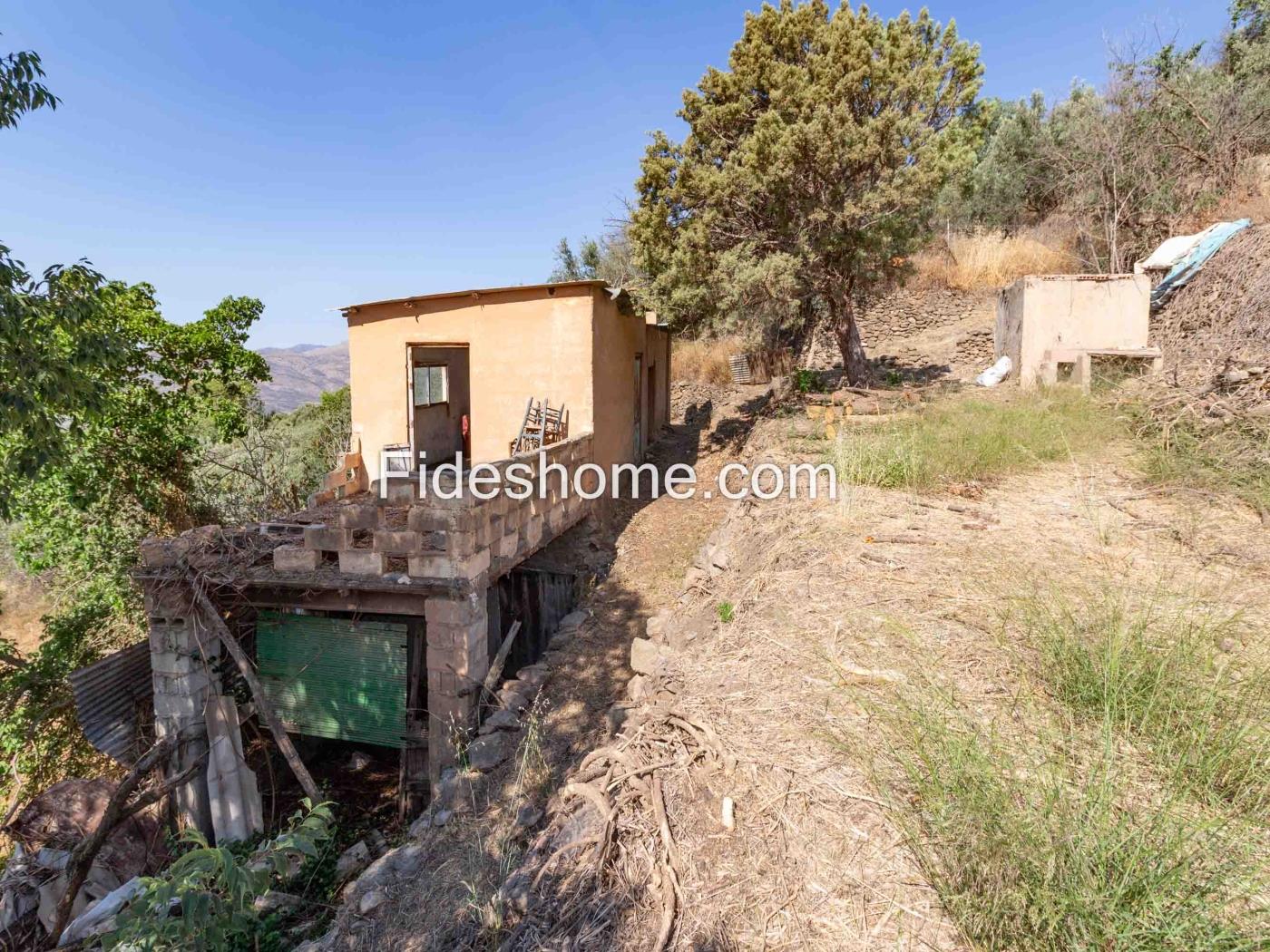 Cortijo mit bewässertem Land und Aussicht in Lanjarón