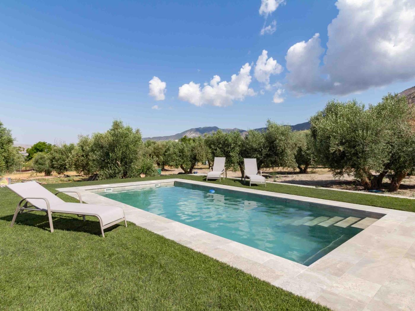 Cortijo mit Pool und Garten in Nigüelas in Nigüelas